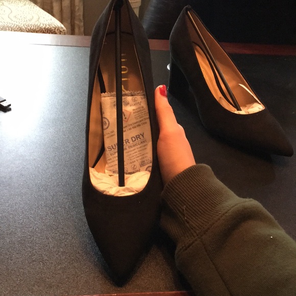 Brand new heels - Picture 3 of 4